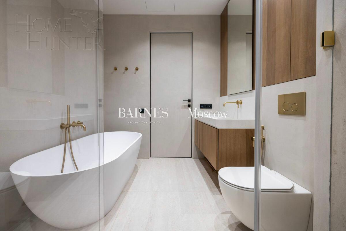 3-этажный таунхаус 250 м² с отделкой