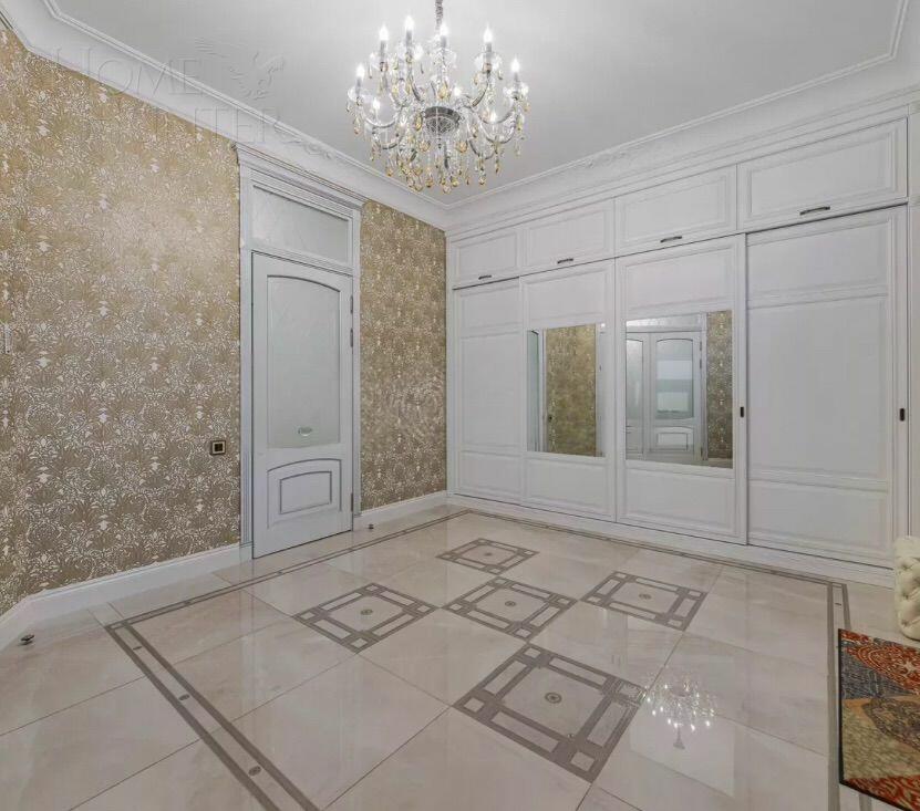 3-этажный таунхаус 375 м² с отделкой