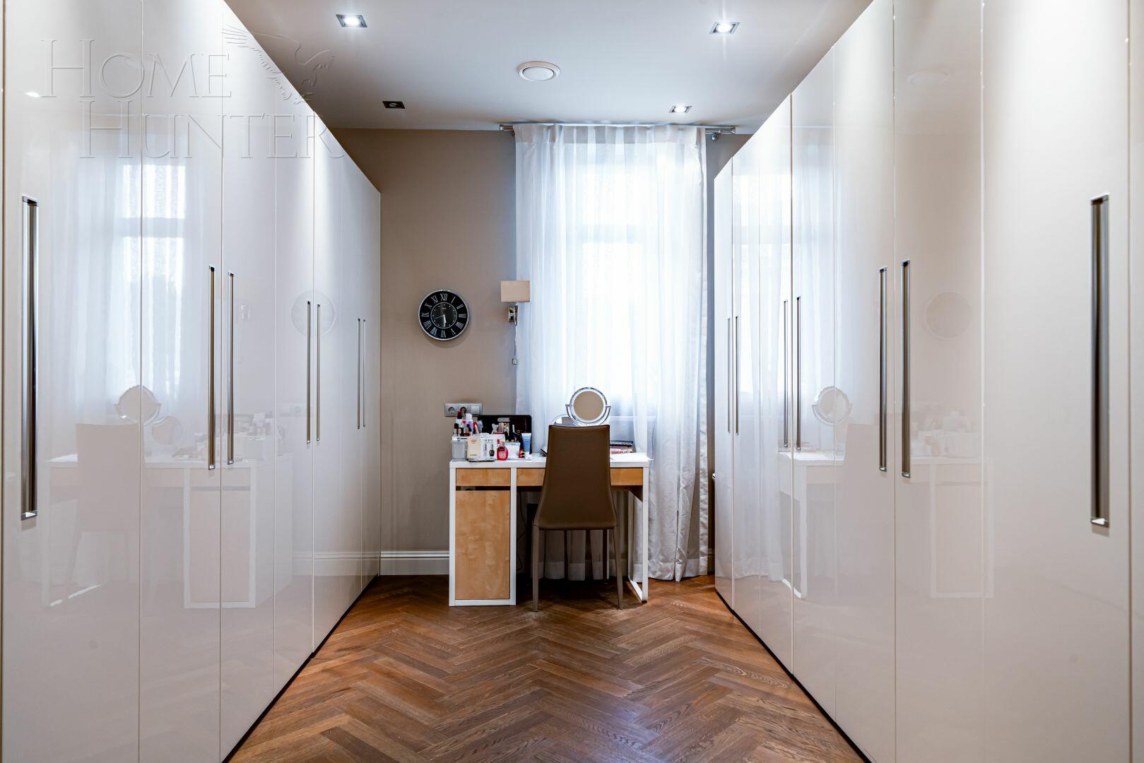2-этажный коттедж 700 м² с отделкой