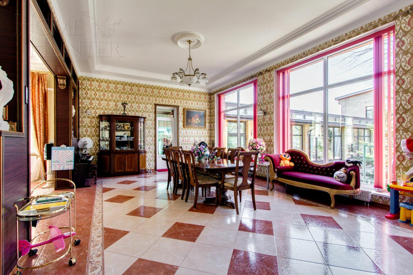2-этажный коттедж 1 350 м² с отделкой
