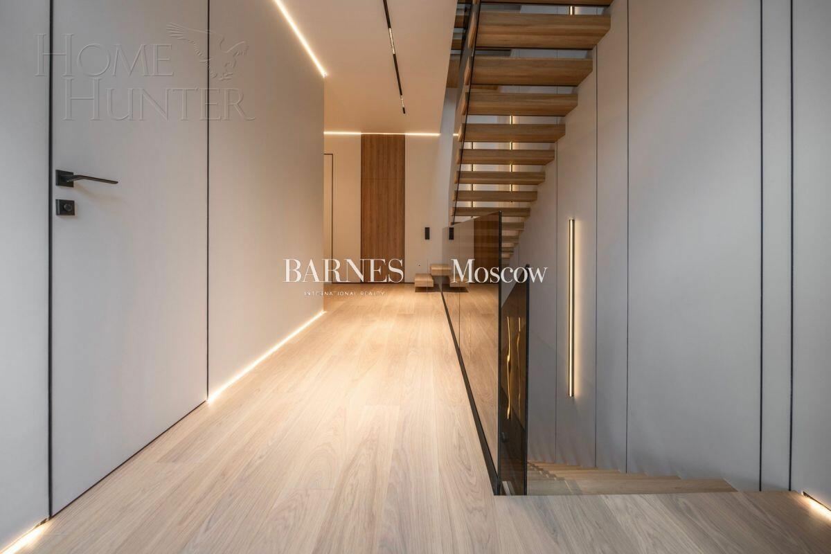 3-этажный таунхаус 250 м² с отделкой