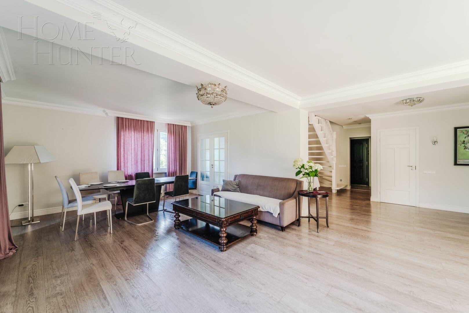 2-этажный коттедж 300 м² с отделкой
