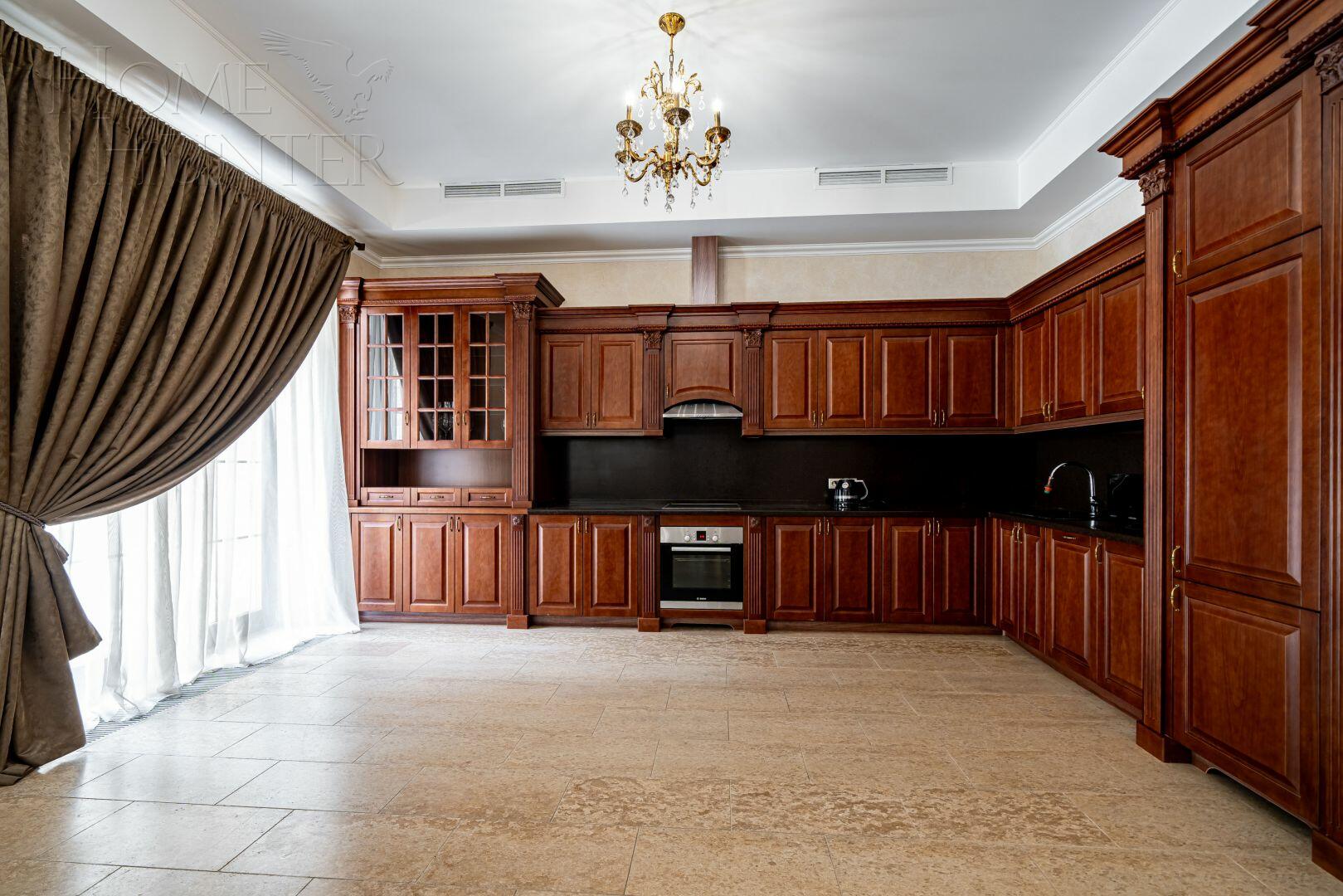 2-этажный коттедж 1 150 м² с отделкой