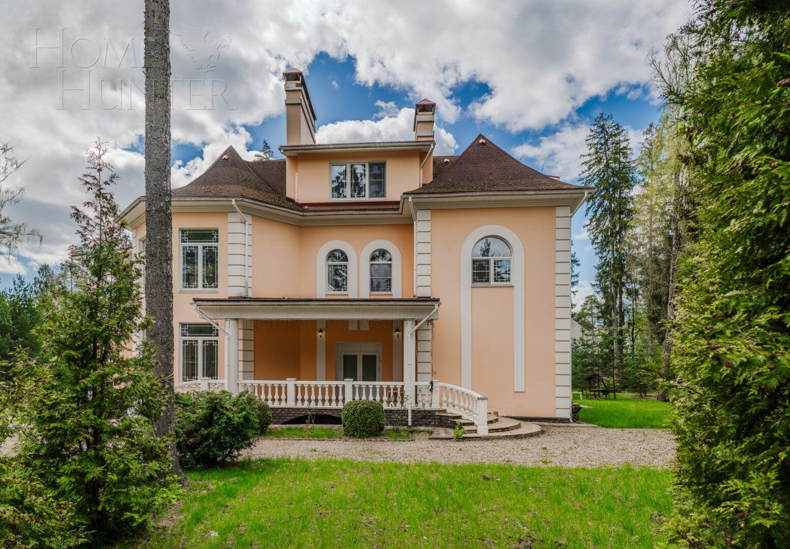 2-этажный коттедж 1 334 м² с отделкой