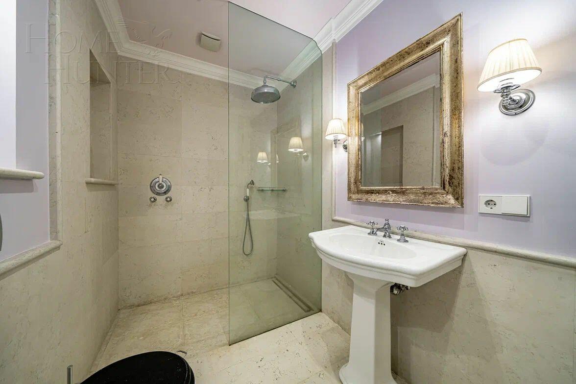2-этажный коттедж 300 м² с отделкой