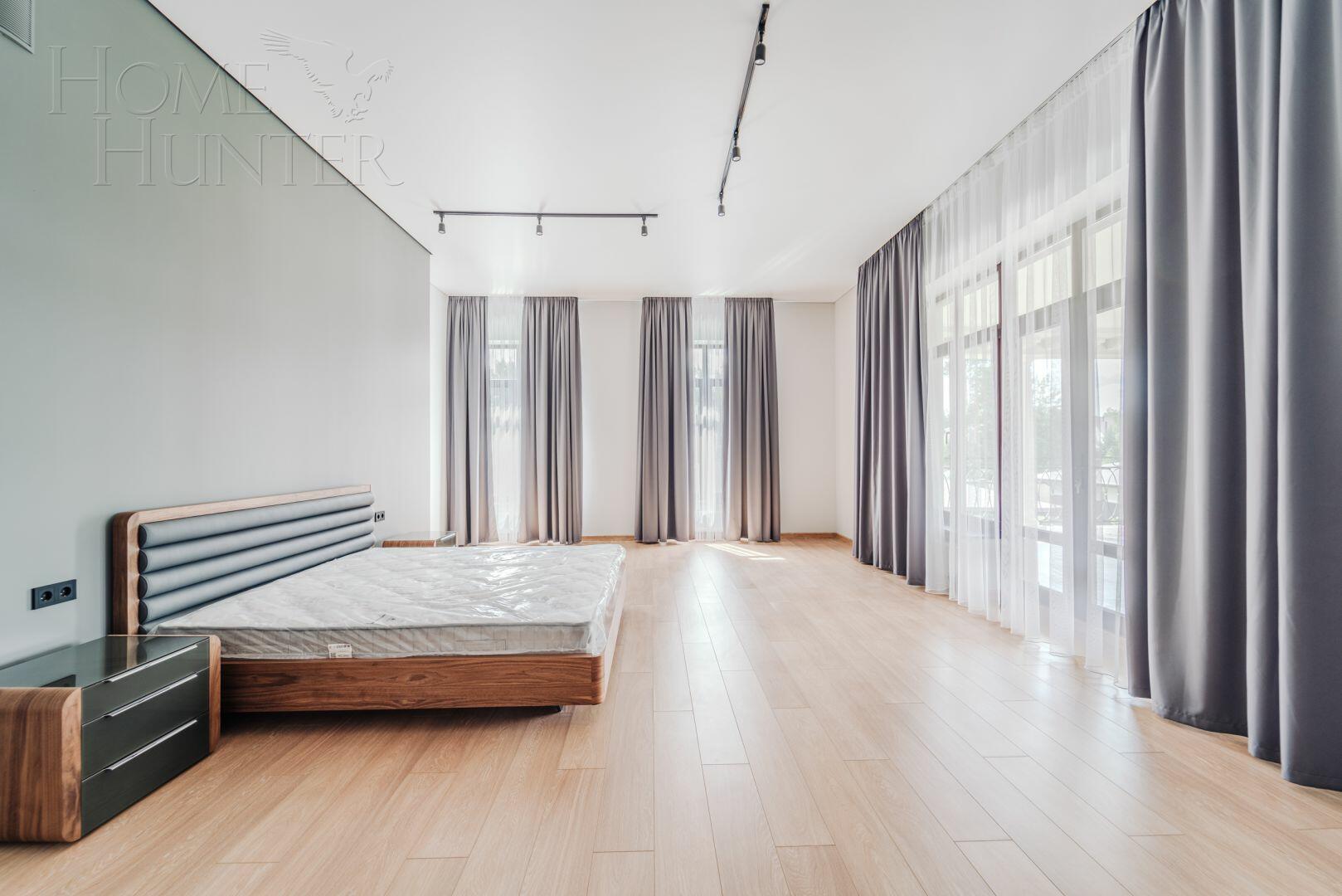 2-этажный коттедж 1 300 м² с отделкой