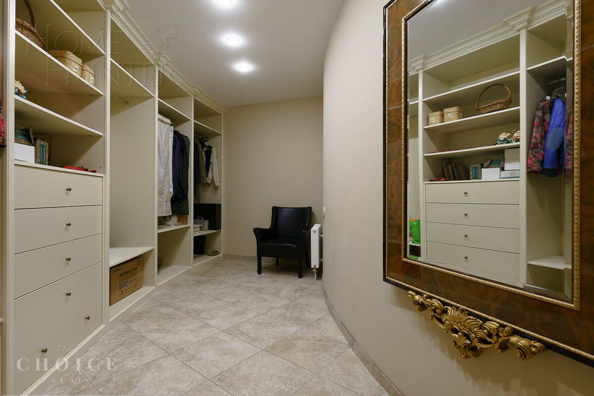 3-этажный коттедж 2 000 м² с отделкой