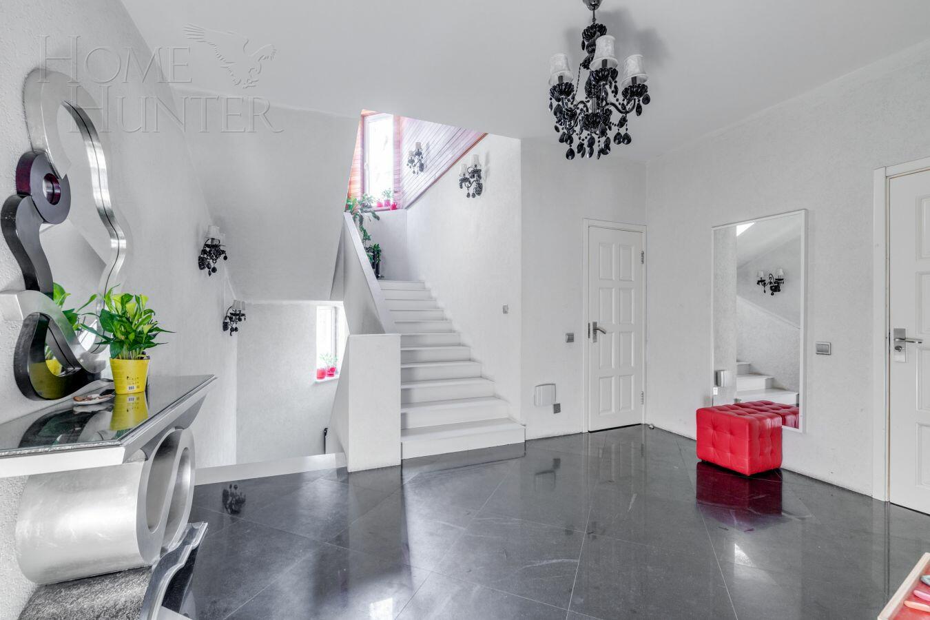3-этажный коттедж 480 м² с отделкой