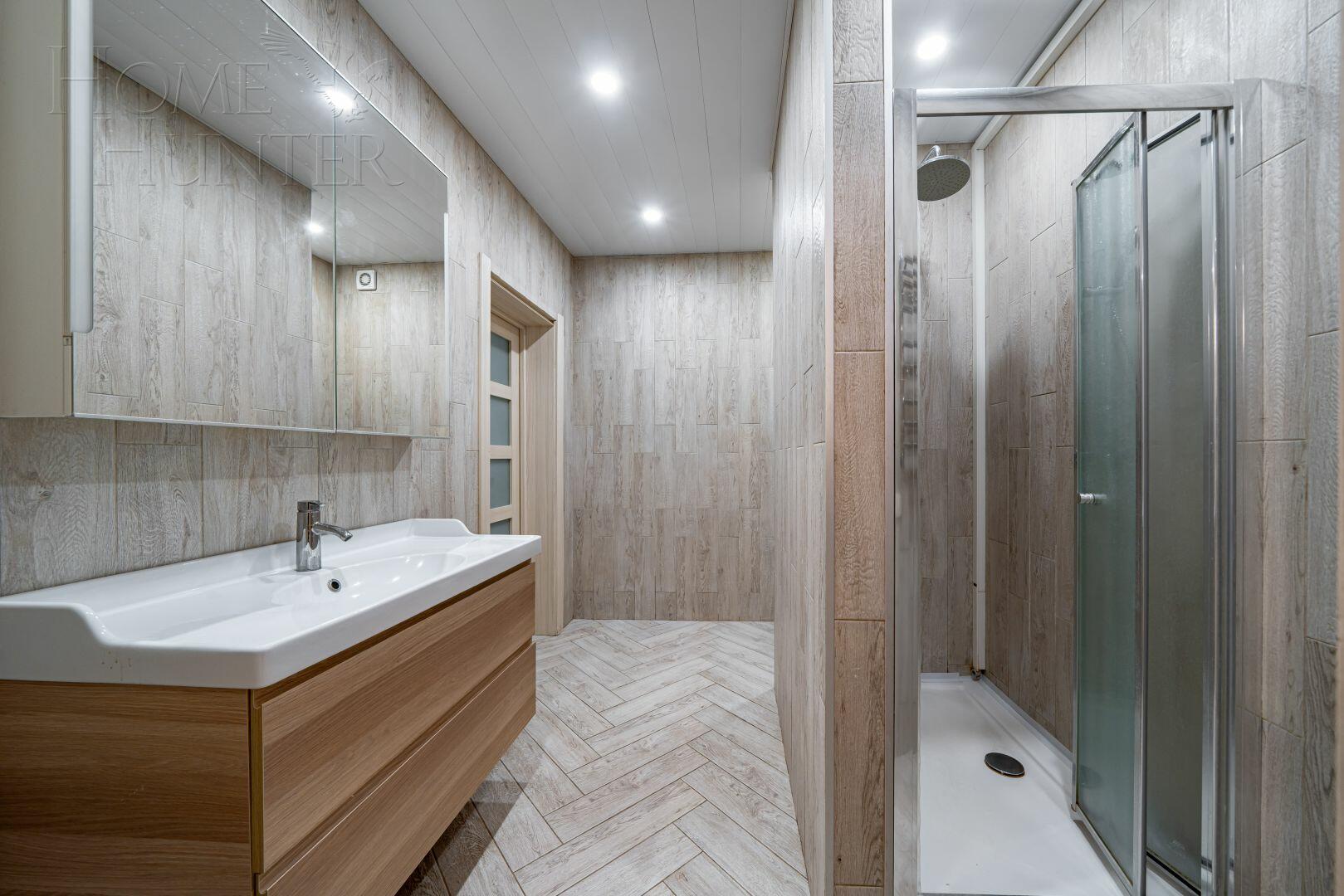 3-этажный коттедж 300 м² с отделкой