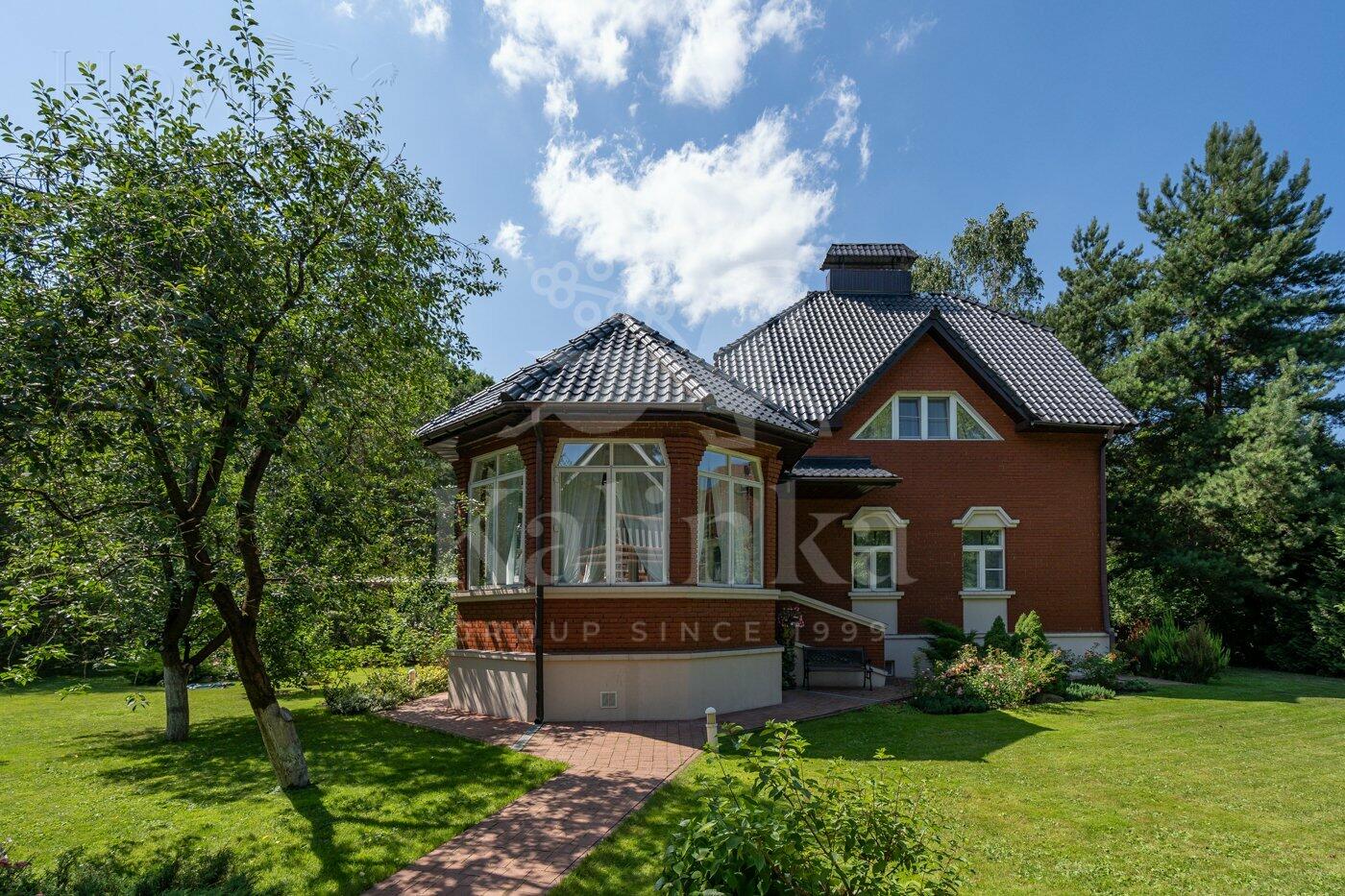 2-этажный коттедж 310 м² с отделкой