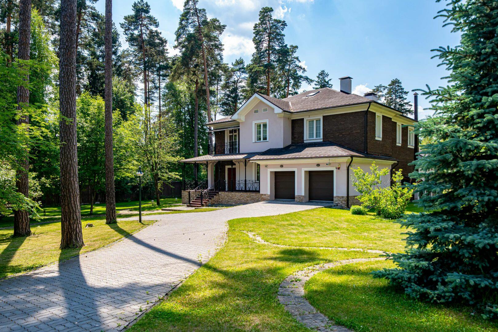 2-этажный коттедж 595 м² с отделкой