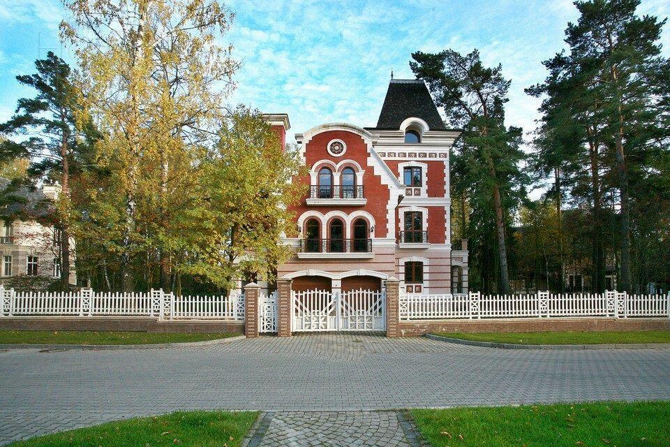 2-этажный коттедж 702 м² с отделкой