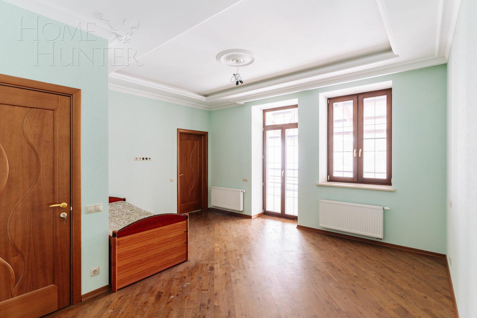 2-этажный коттедж 1 000 м² с отделкой