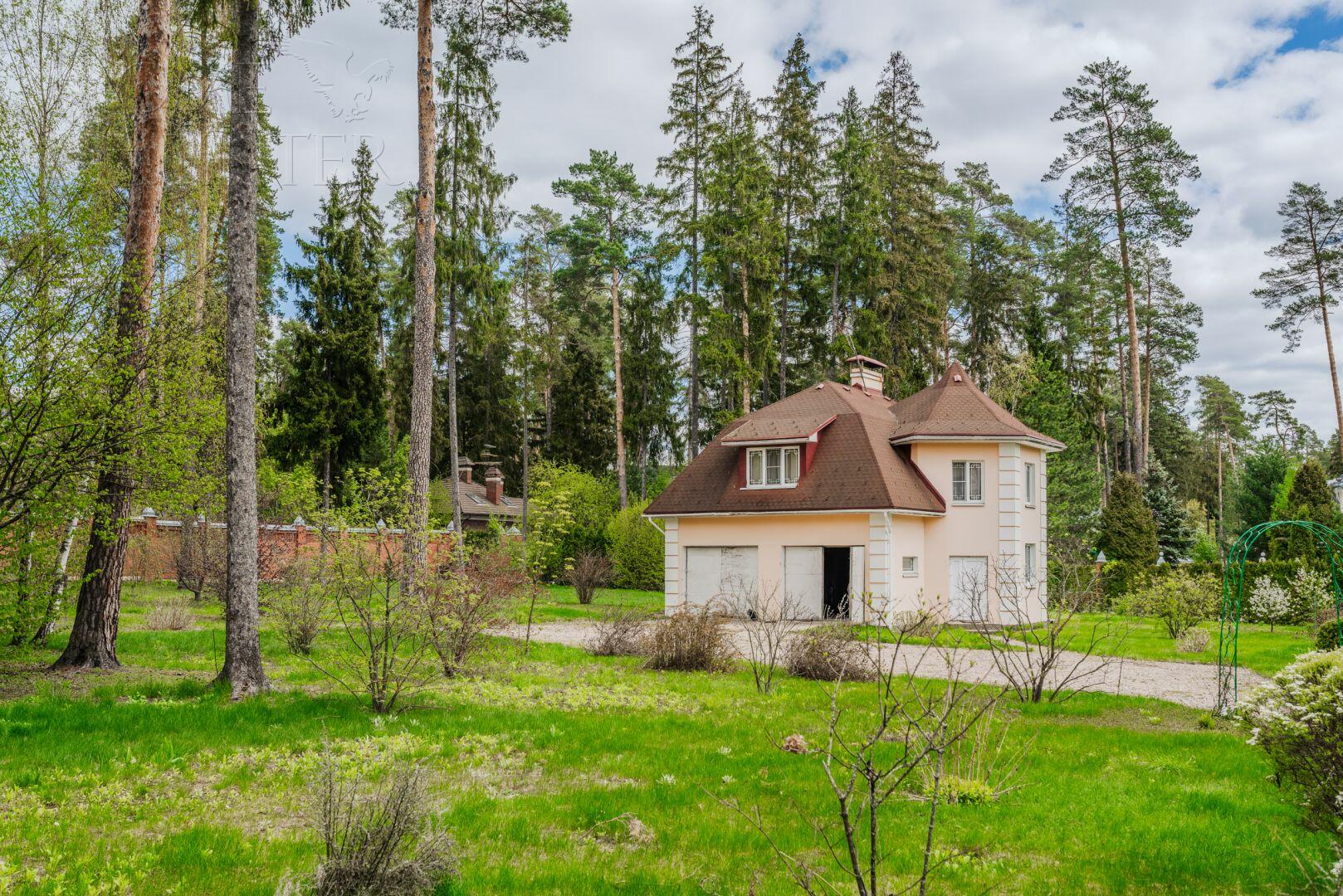2-этажный коттедж 1 334 м² с отделкой