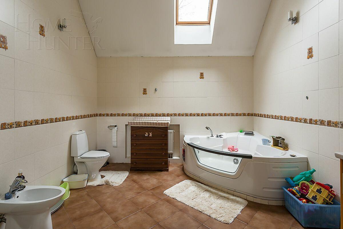 2-этажный коттедж 1 350 м² с отделкой