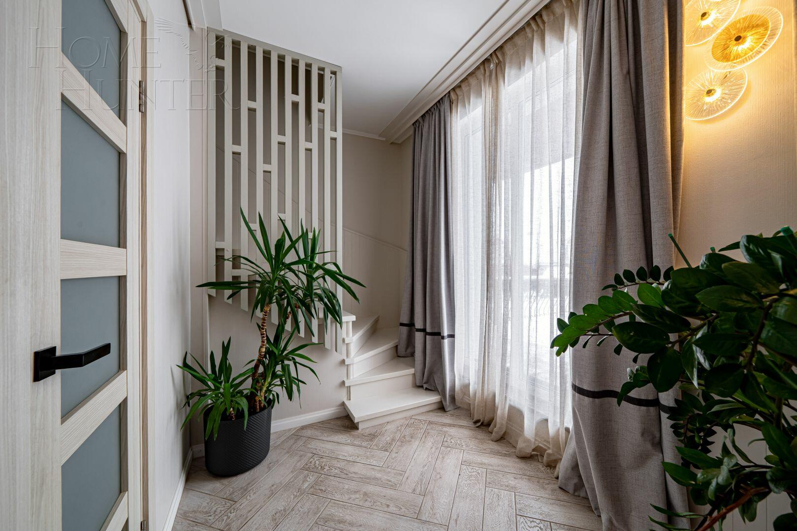 3-этажный коттедж 300 м² с отделкой