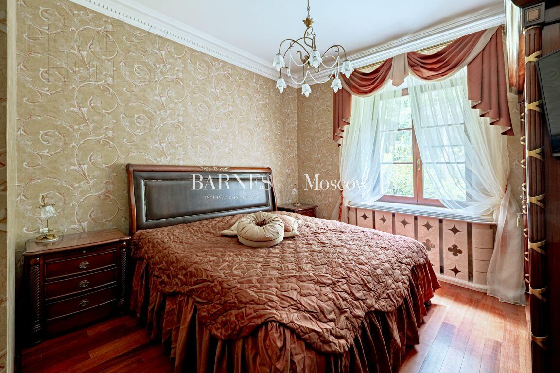 2-этажный коттедж 900 м² с отделкой
