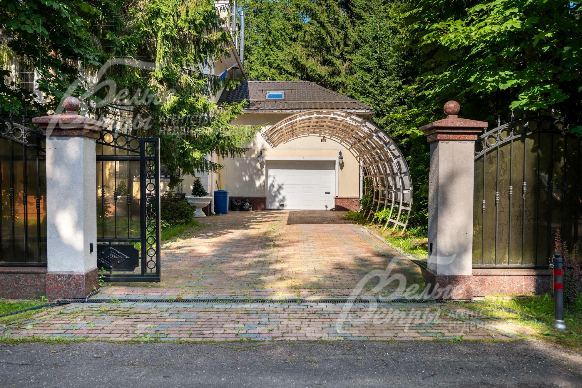 2-этажный коттедж 378 м² с отделкой