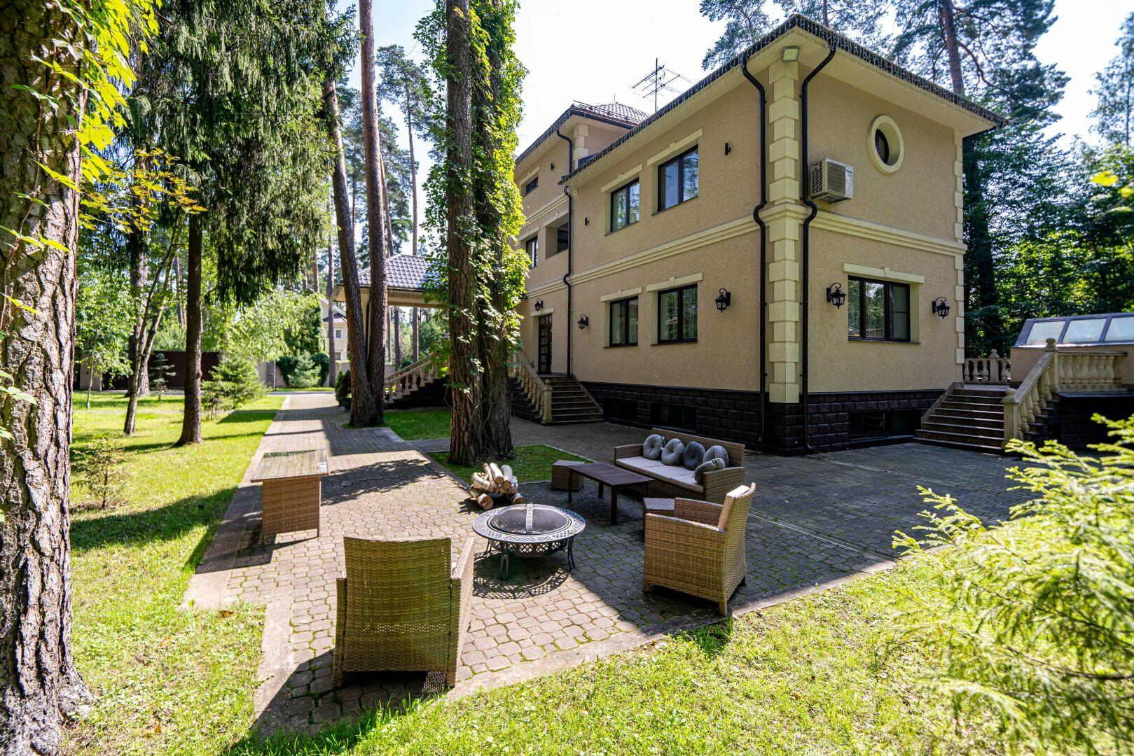 2-этажный коттедж 850 м² с отделкой