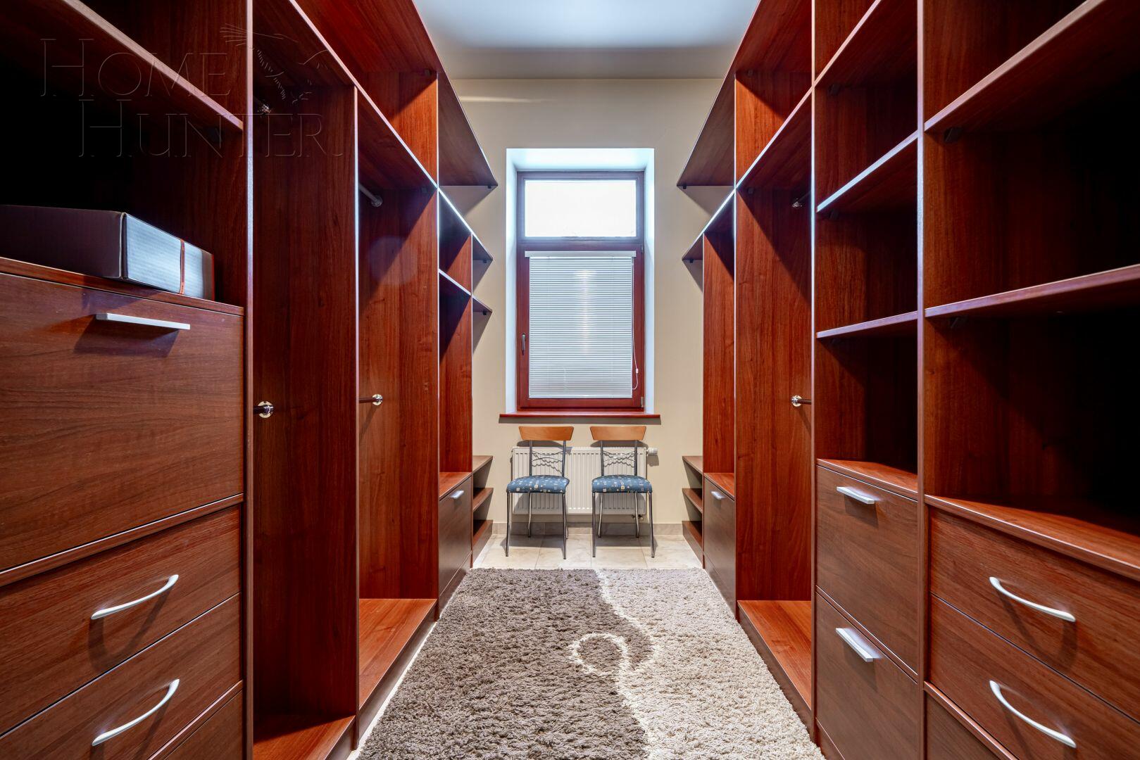 1-этажный коттедж 450 м² с отделкой