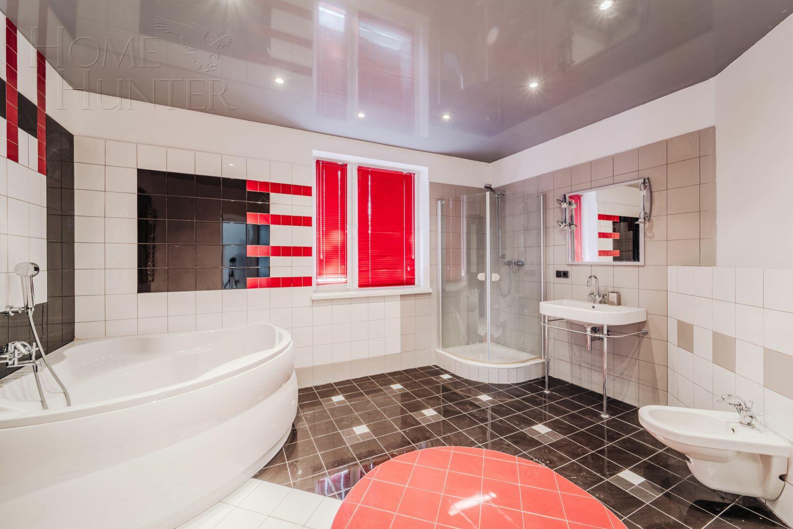 2-этажный коттедж 320 м² с отделкой