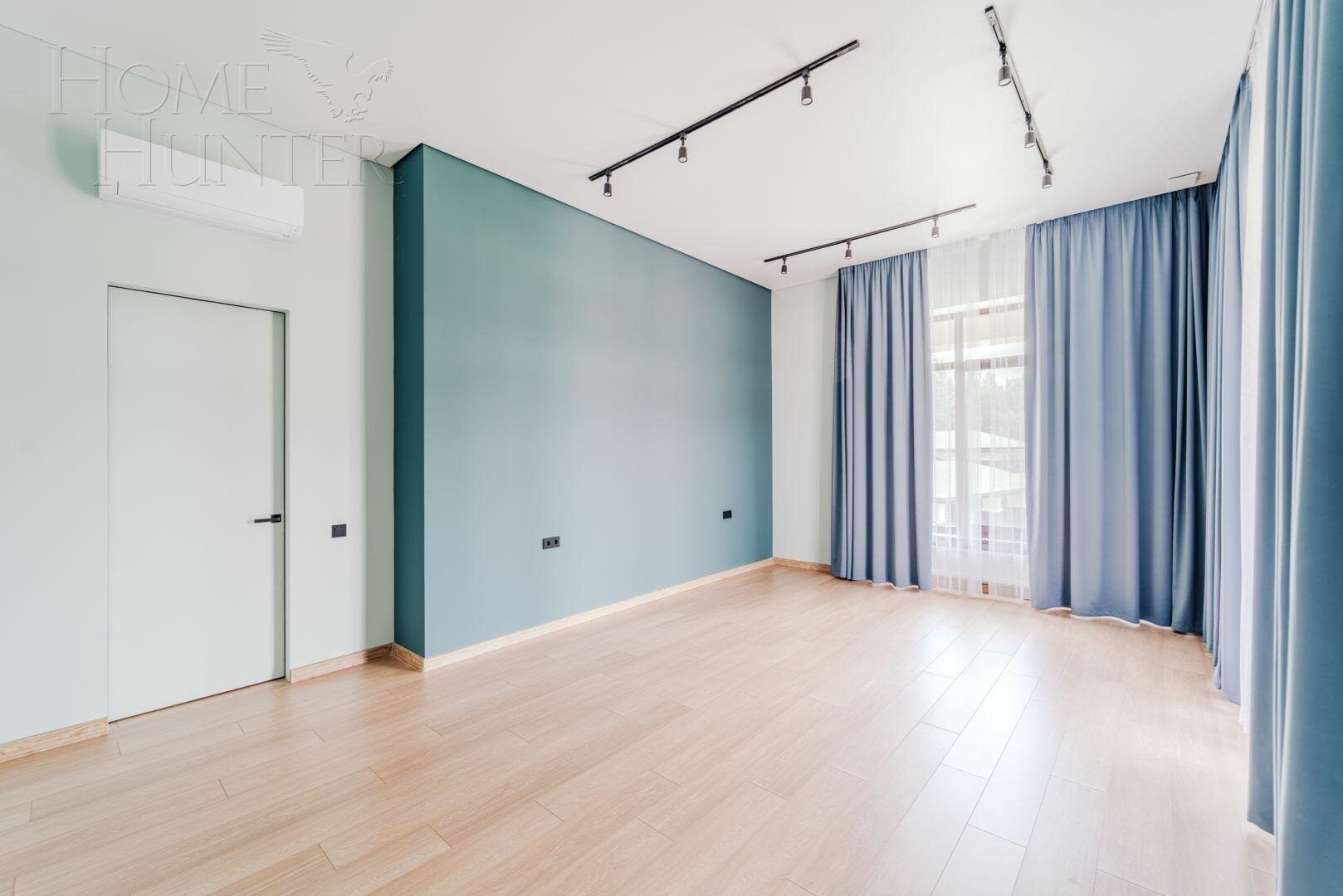 2-этажный коттедж 1 300 м² с отделкой