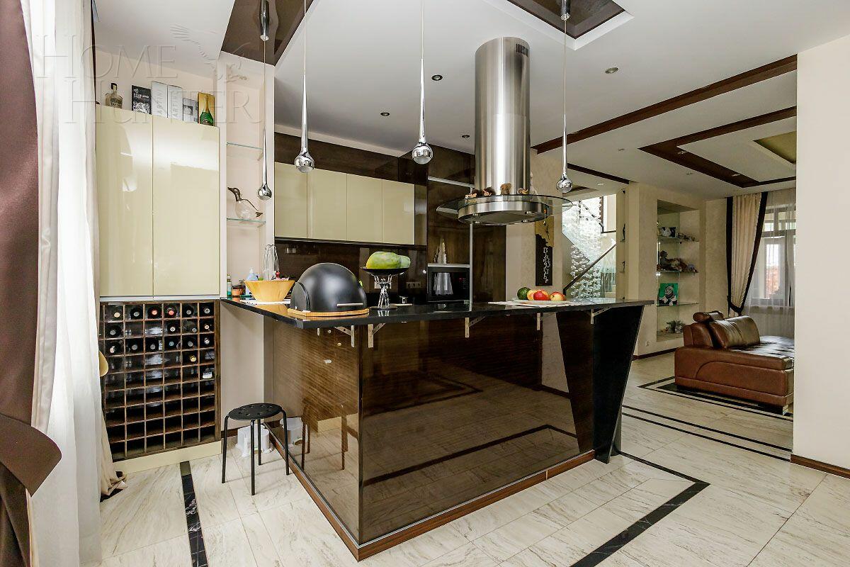 2-этажный коттедж 680 м² с отделкой