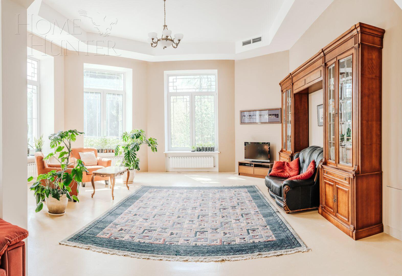 3-этажный коттедж 1 150 м² с отделкой