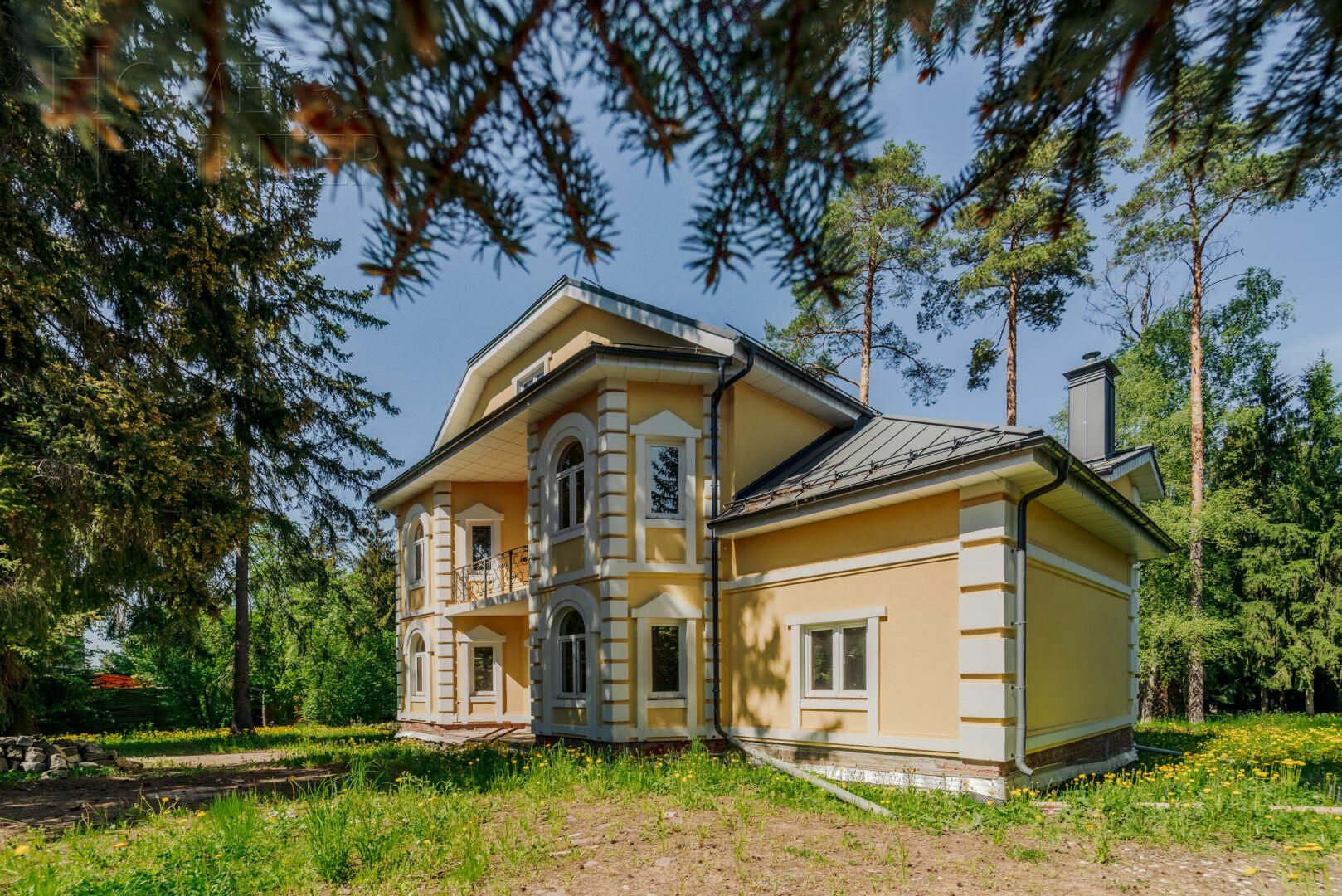 2-этажный коттедж 560 м² без отделки