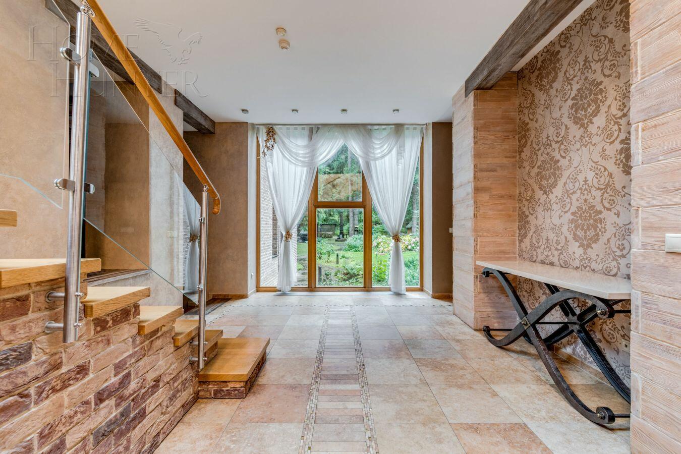 2-этажный коттедж 600 м² с отделкой