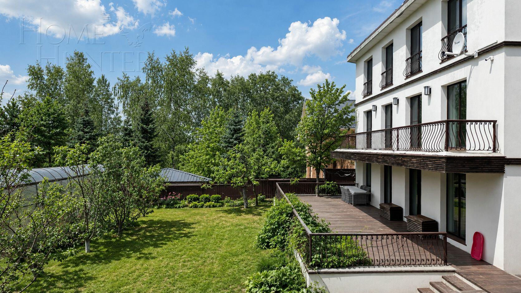 3-этажный коттедж 300 м² с отделкой