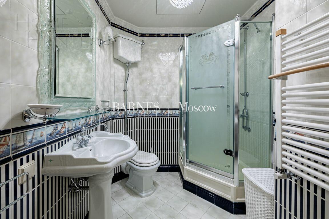 2-этажный коттедж 900 м² с отделкой