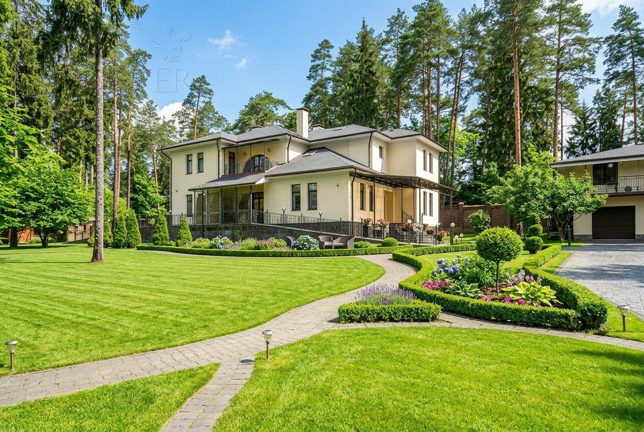 2-этажный коттедж 600 м² с отделкой