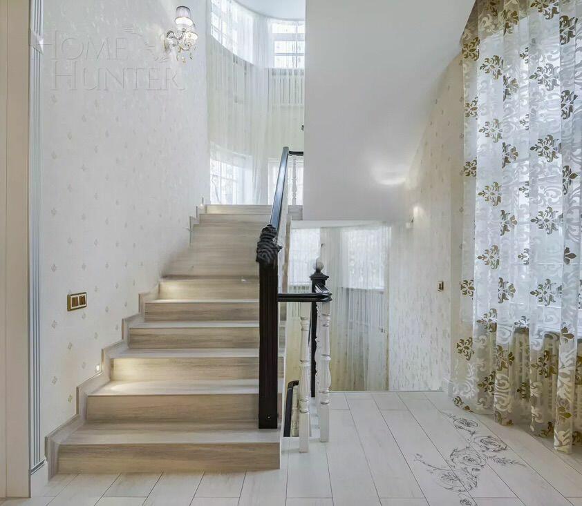 3-этажный таунхаус 375 м² с отделкой