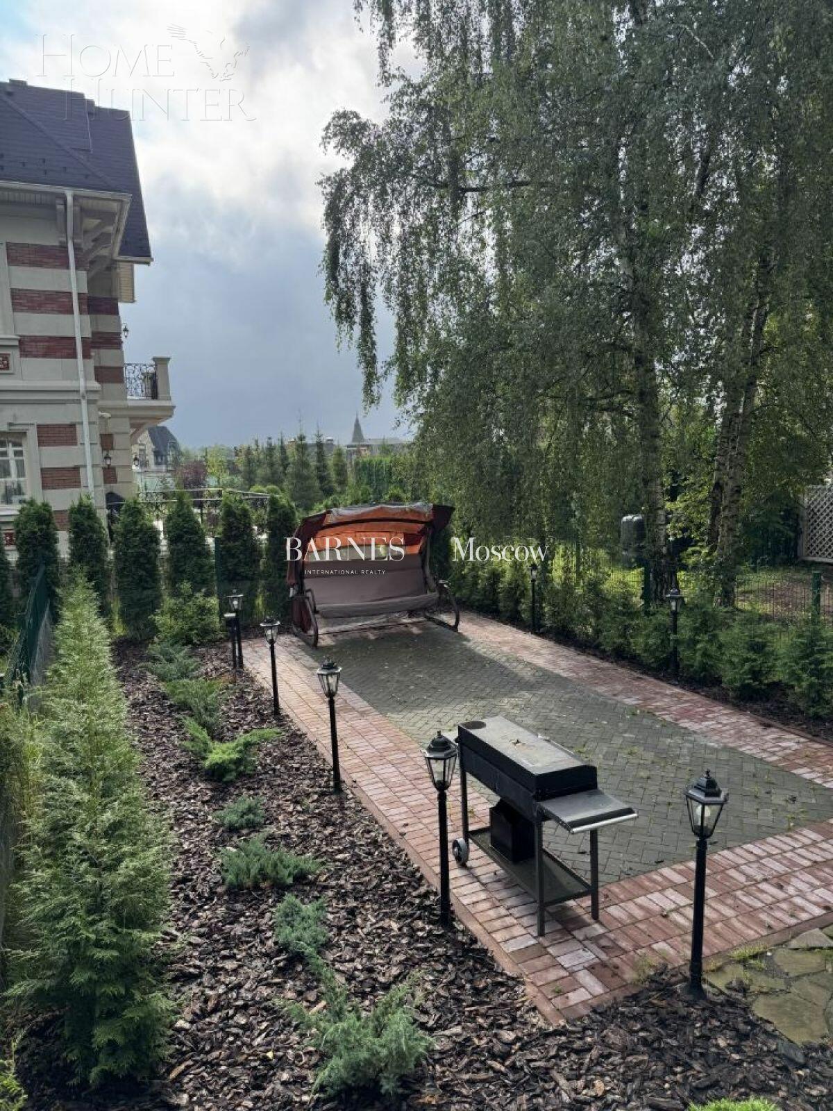 3-этажный таунхаус 300 м² с отделкой