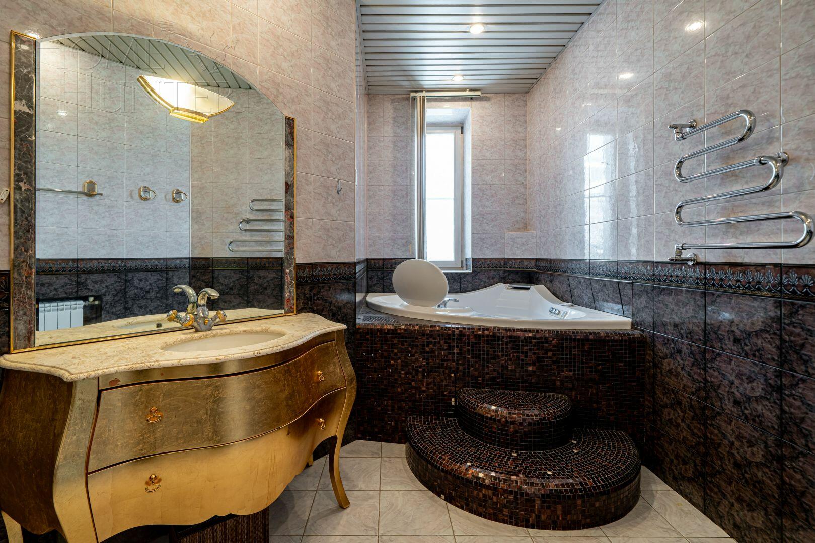 2-этажный коттедж 560 м² с отделкой