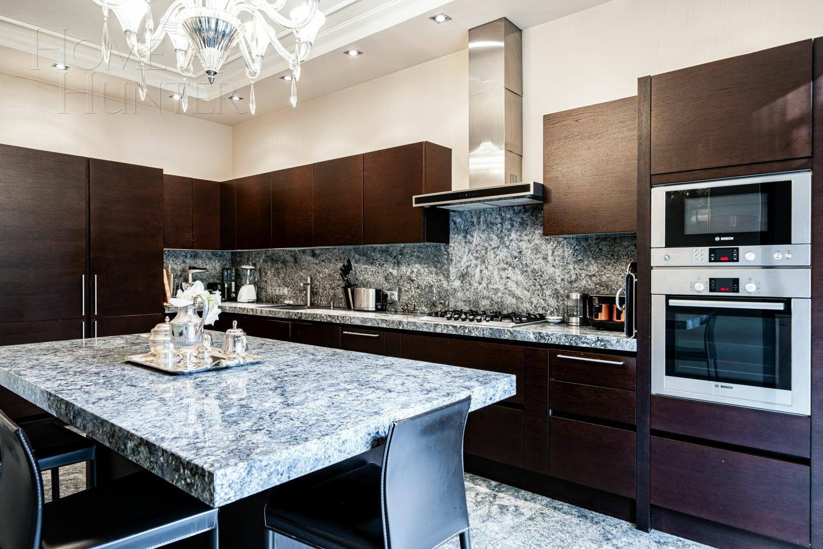 2-этажный коттедж 700 м² с отделкой
