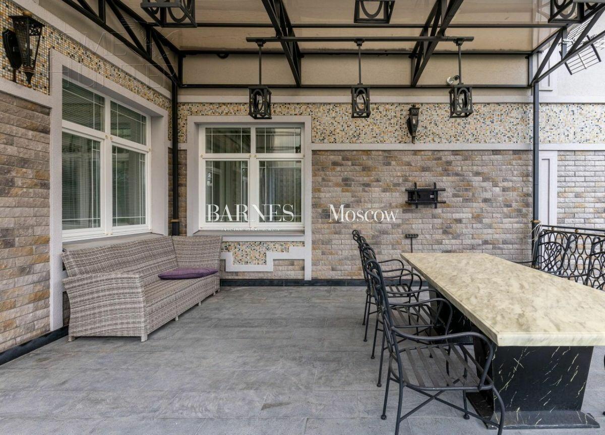2-этажный коттедж 900 м² с отделкой