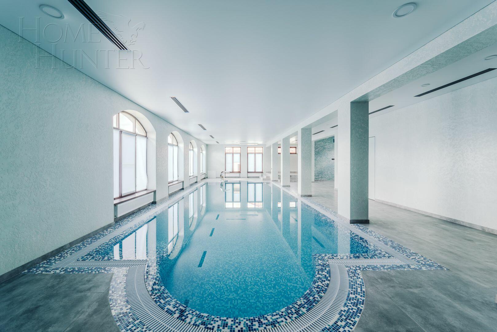 2-этажный коттедж 1 300 м² с отделкой