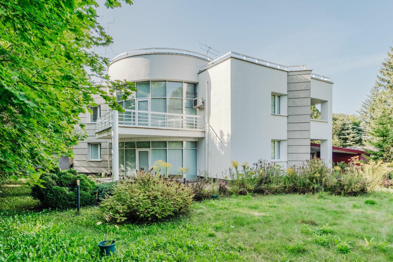 2-этажный коттедж 320 м² с отделкой