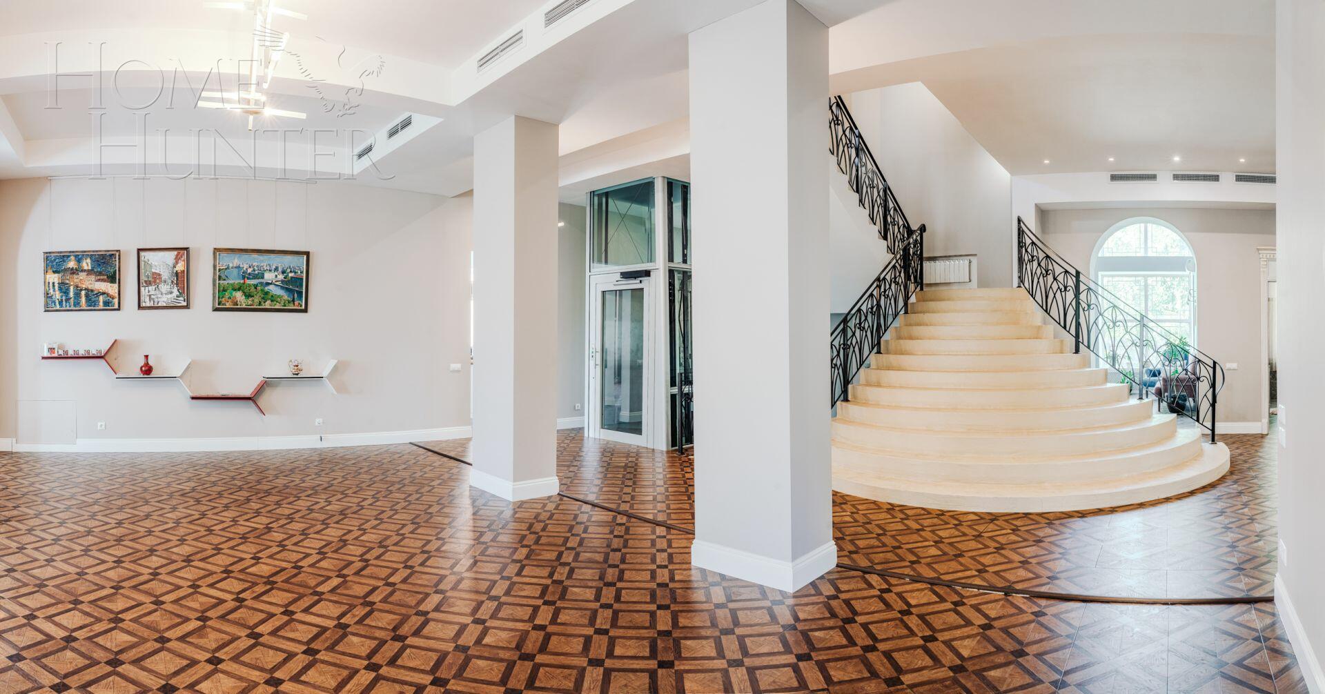 3-этажный коттедж 1 150 м² с отделкой