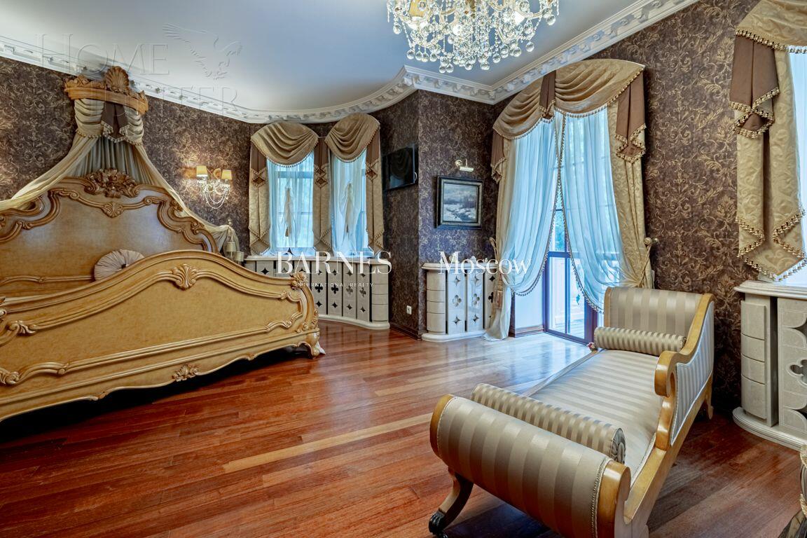 2-этажный коттедж 900 м² с отделкой