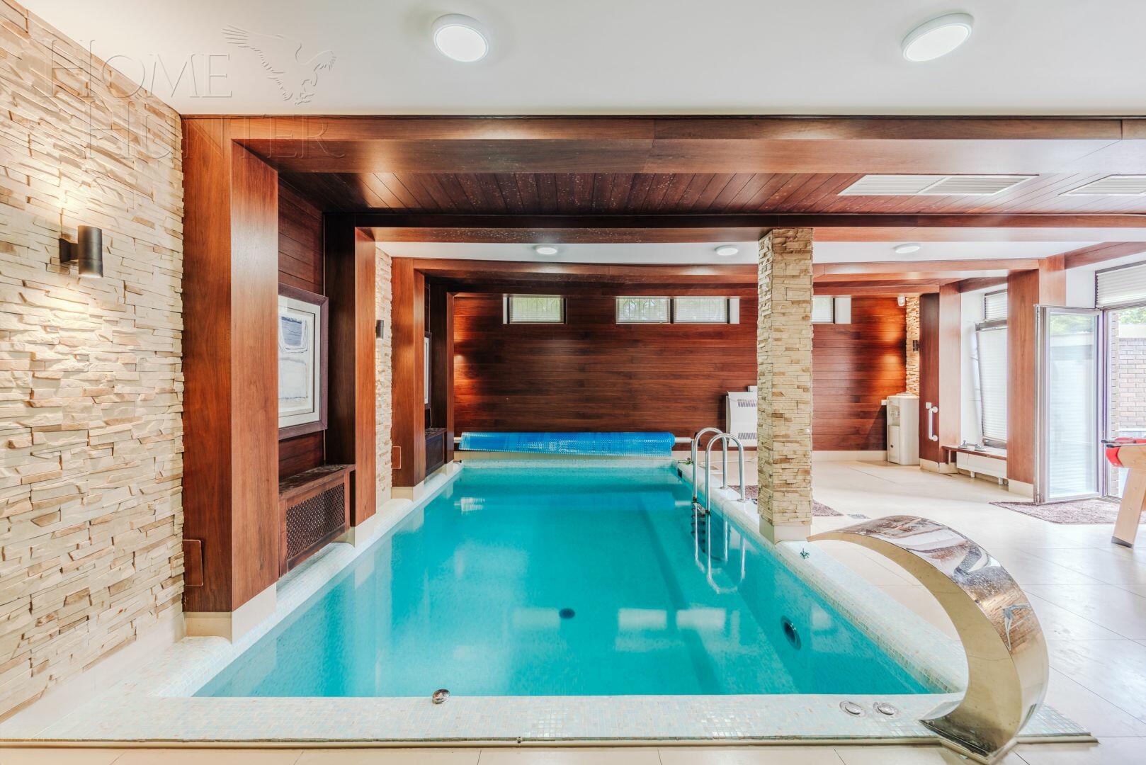 2-этажный коттедж 550 м² с отделкой