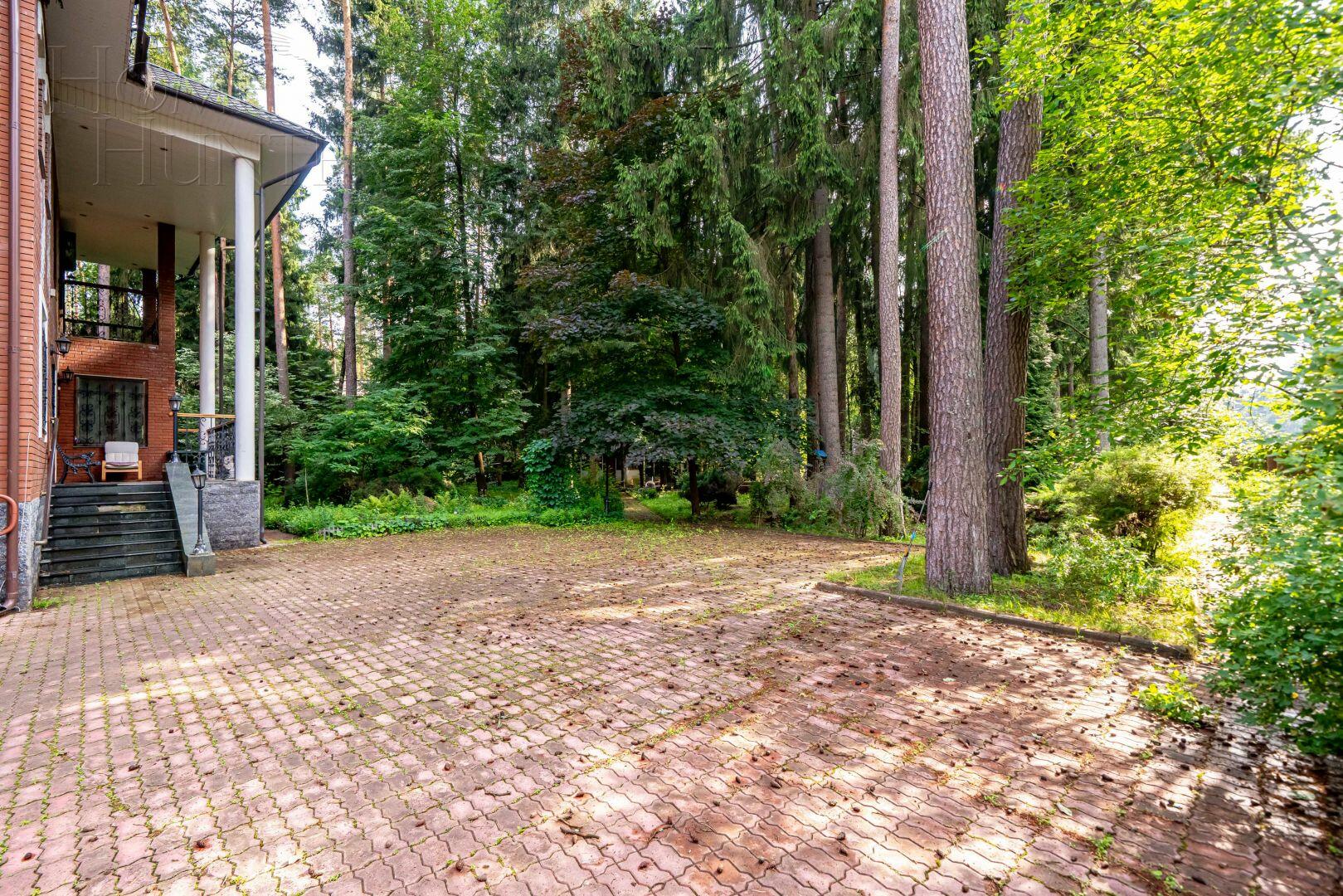 2-этажный коттедж 700 м² с отделкой