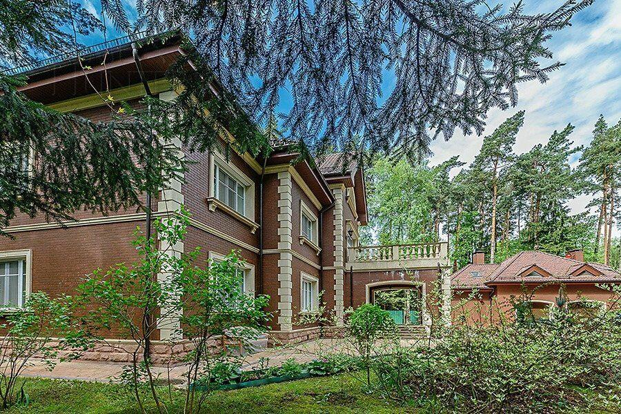 2-этажный коттедж 850 м² с отделкой