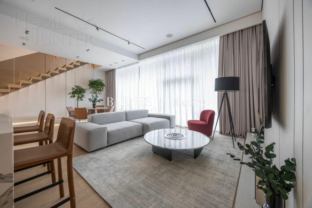 3-этажный таунхаус 250 м² с отделкой
