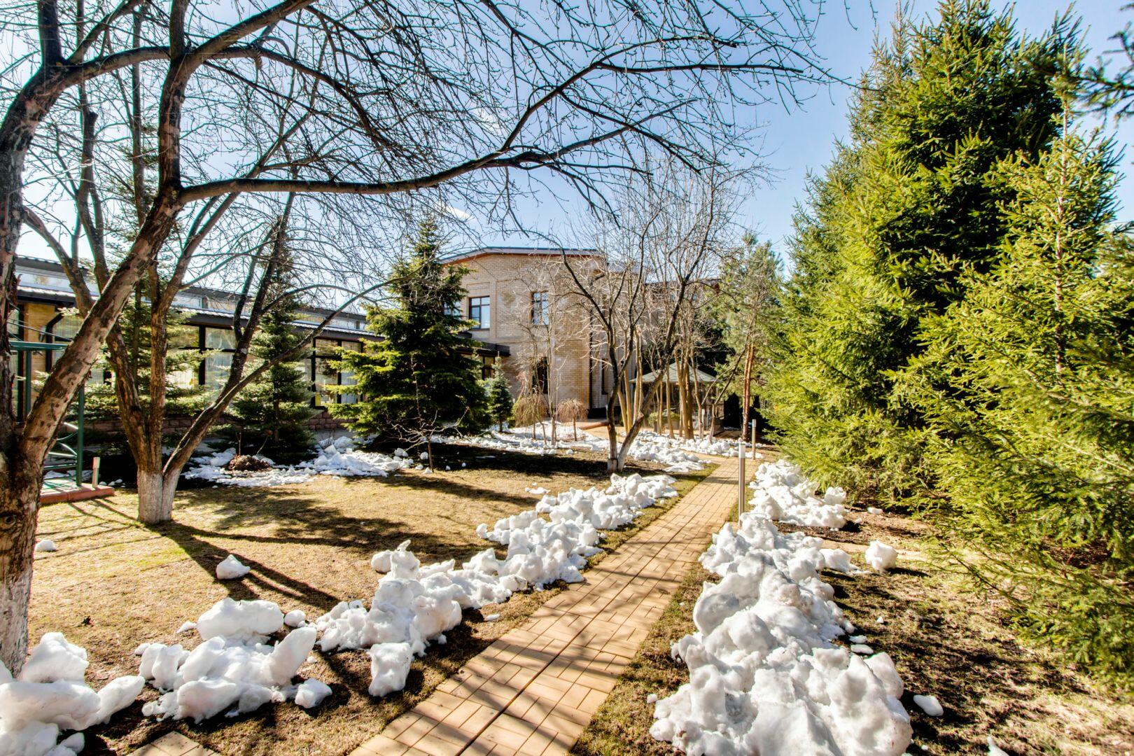 2-этажный коттедж 1 350 м² с отделкой