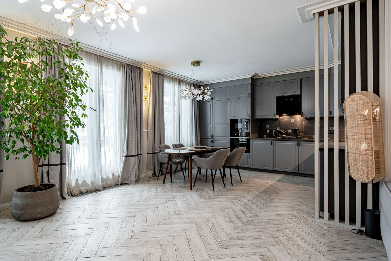 3-этажный коттедж 300 м² с отделкой