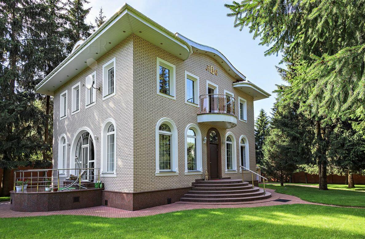 2-этажный коттедж 250 м² с отделкой