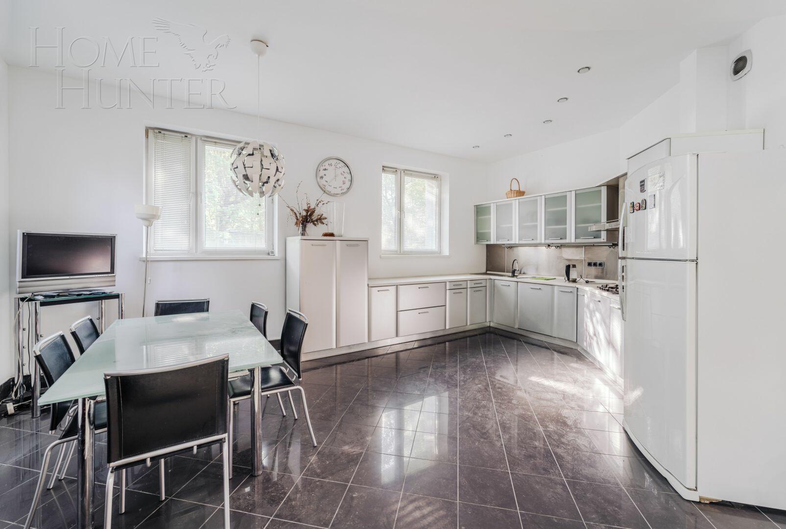 2-этажный коттедж 320 м² с отделкой